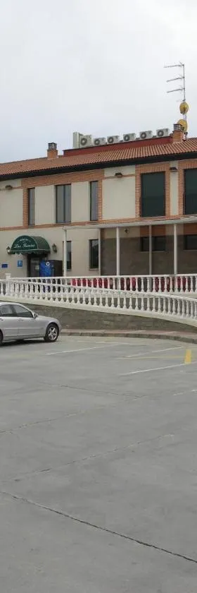 Hostal Las Fuentes，位于阿雷瓦洛的酒店