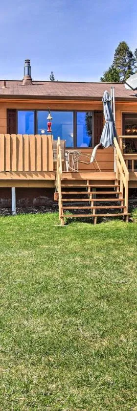 15 Mi to Duluth Lake Superior Beachfront Home!，位于Clifton的酒店