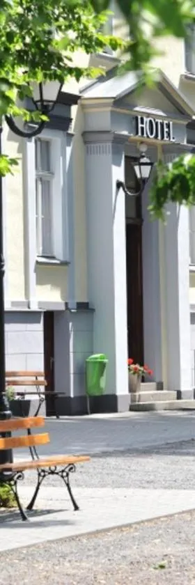 Park Hotel Dobrodzień，位于Dobrodzień的酒店