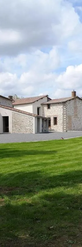 LA GRANDE THIBAUDIERE，位于La Plaine的酒店