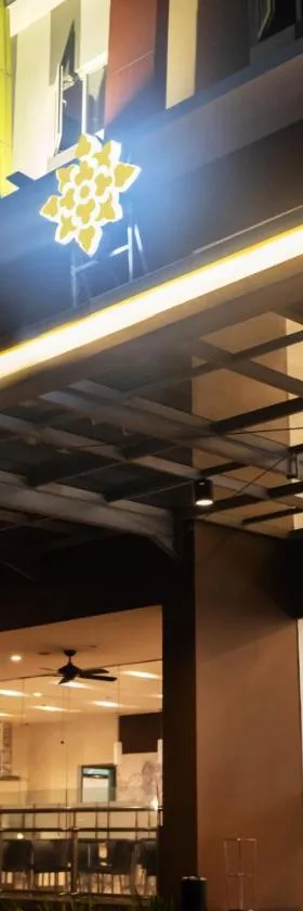 Lynn Hotel Serang，位于西冷的酒店