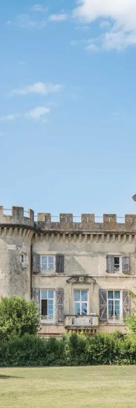 Château Emile Loubet - appartement Maréchal Foch，位于La Bégude-de-Mazenc的酒店