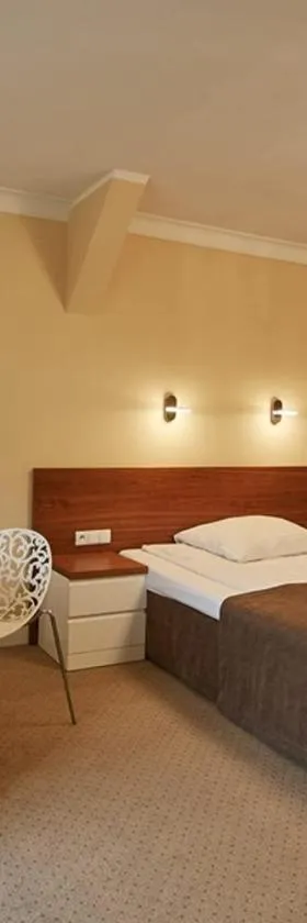 Hotel Melodia ***，位于Buk的酒店