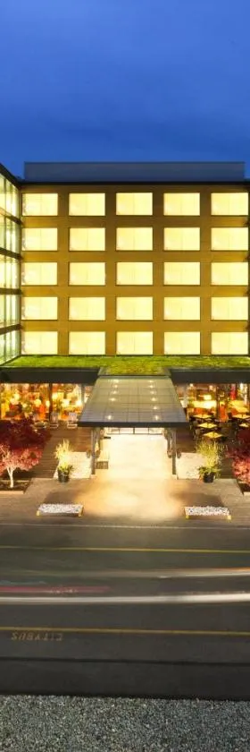 Holiday Inn Express Zürich Airport by IHG，位于吕姆朗的酒店