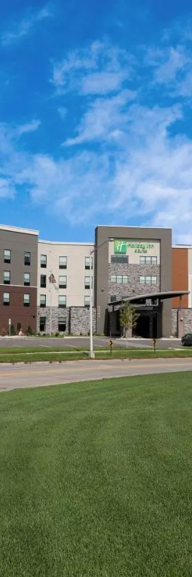 Holiday Inn & Suites Sioux Falls - Airport by IHG，位于苏福尔斯的酒店