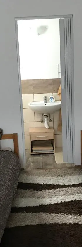 Nyugalom Pihenő，位于Kisújszállás的酒店