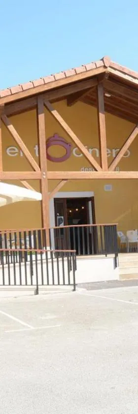 波萨达托西内罗酒店，位于卡马乔的酒店