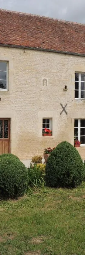 La Ferme du Bourg，位于Éraines的酒店