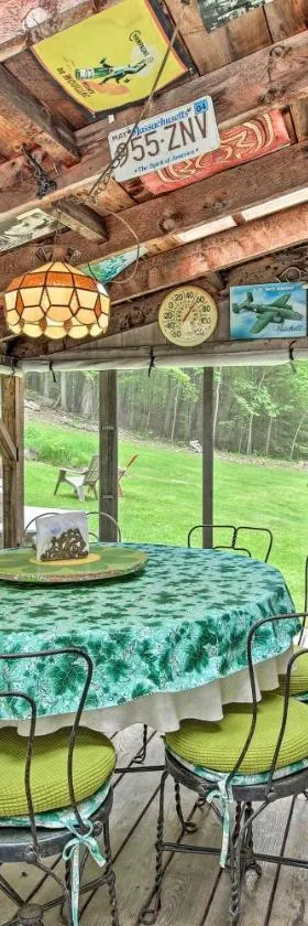 Rustic-Chic Cottage with Yard and Grill - Near Hiking!，位于Northfield的酒店