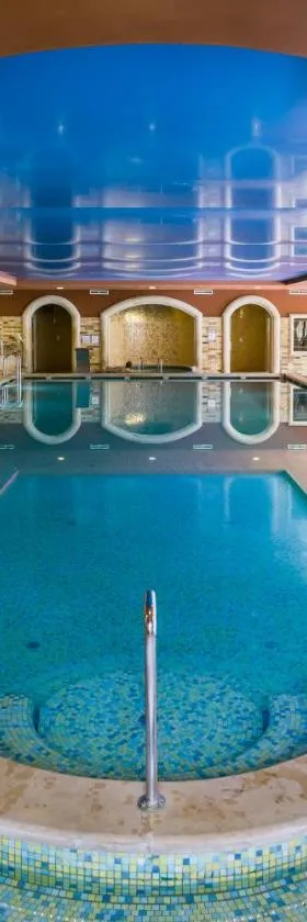 Hotel Gottwald，位于塔塔的酒店
