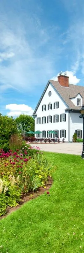 The Essex Resort & Spa，位于伯灵顿的酒店