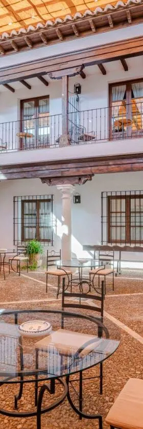 Hospedium Hotel Retiro del Maestre，位于阿尔玛格鲁的酒店