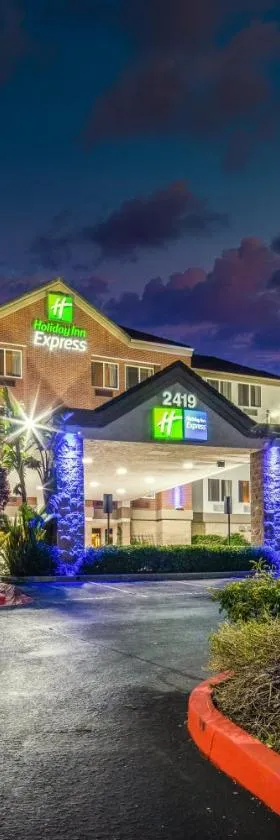 Holiday Inn Express Castro Valley - I-580 by IHG，位于卡斯特罗谷的酒店