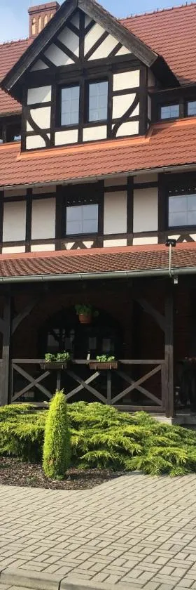德沃斯卡艾克特尼亚酒店，位于肯杰任科兹莱的酒店