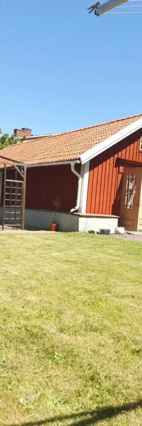 Stuga Ateljé Sjögatan，位于格兰纳的酒店