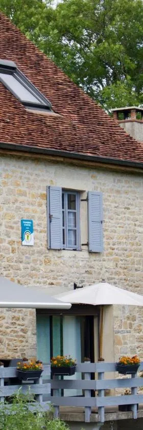 Au lavoir du Serein "L'Eventail"，位于Saint-Germain-lès-Arlay的酒店