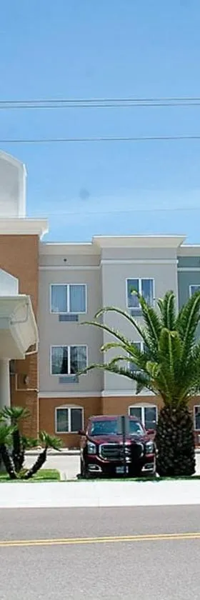 Holiday Inn Express Hotel and Suites Port Aransas/Beach Area by IHG，位于阿兰瑟斯港的酒店