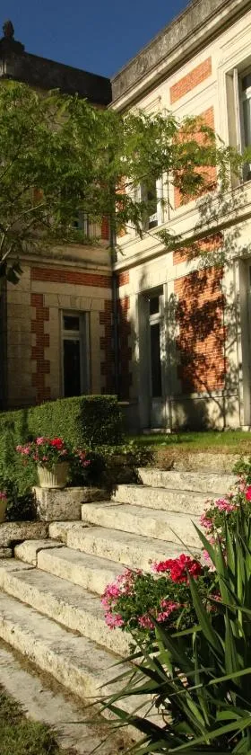 Domaine de Champ rose，位于Saint-Laurent-de-Belzagot的酒店