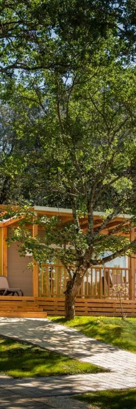 Maistra Camping Porto Sole Mobile homes，位于弗尔萨尔的酒店