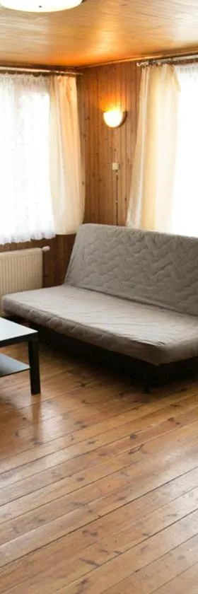 Camping Oaza Błonie Kórnik Domki Standard - 3 pokoje，位于库尔尼克的酒店