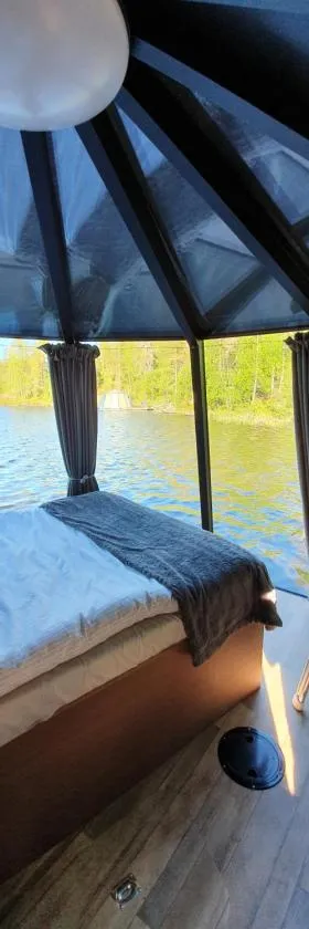 AuroraHut, Overwater Hut，位于库萨莫的酒店
