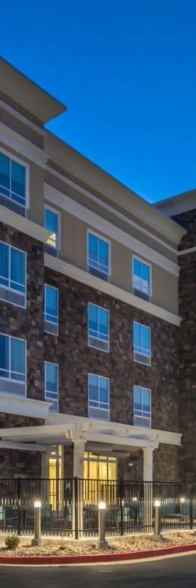 Holiday Inn Joplin by IHG，位于乔普林的酒店