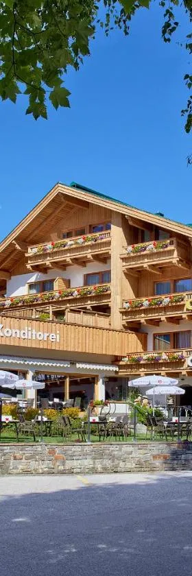 Hotel Christina - Ihr kleinstes 4* Hotel am Achensee，位于佩尔蒂绍的酒店