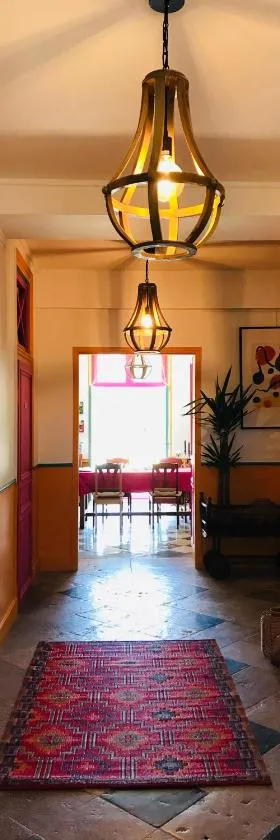 Aux couleurs de Commarin CHAMBRES d'hôtes，位于Commarin的酒店