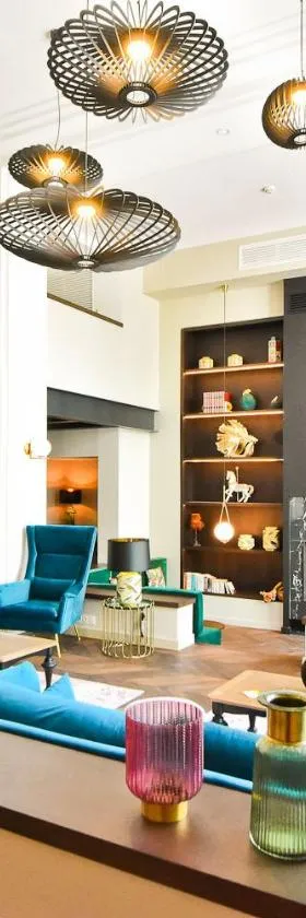 Hôtel La Villa Port d'Antibes & Spa，位于昂蒂布的酒店