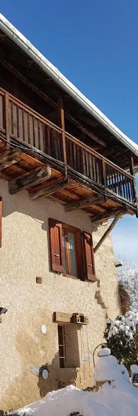 LA JARBELLE - Gîte et Spa，位于莱索尔的酒店