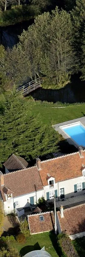 Traînefeuilles - Chambres d'hôtes proche Zoo de Beauval，位于Thenay的酒店