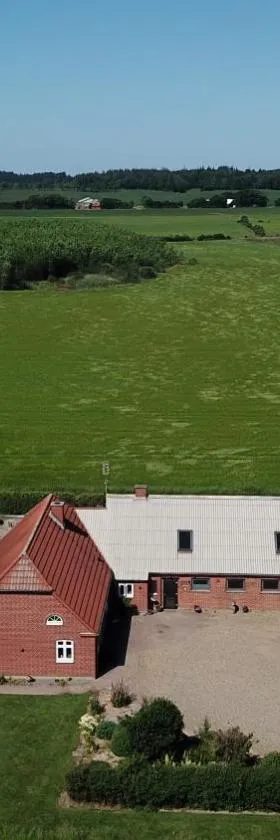 Hennebjerg overnatning，位于Stavsø的酒店