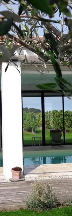 萨尔蒙斯旅馆，位于奥雷龙圣皮耶尔的酒店