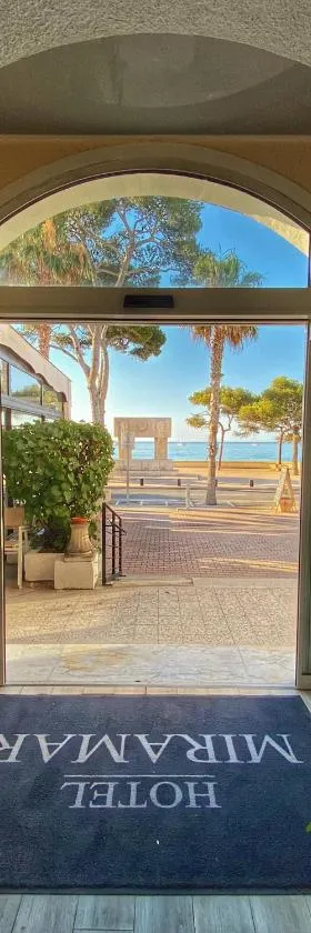Hotel Restaurant Miramar L'orchidée，位于拉西约塔的酒店