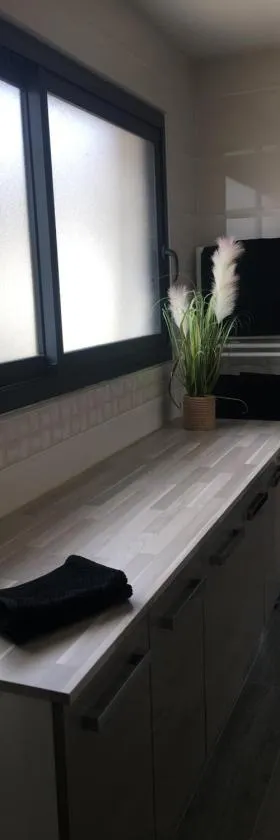 Fun and sun room，位于Salles-d'Aude的酒店