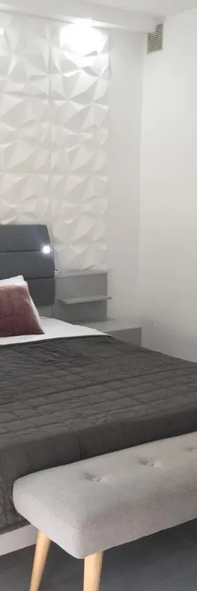 Apartman SONAS 2 with free private parking，位于卡尔洛瓦茨的酒店
