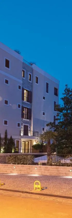 Hotel Vela，位于布德瓦的酒店