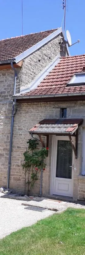 La Maison de Sennevoy，位于Sennevoy-le-Bas的酒店