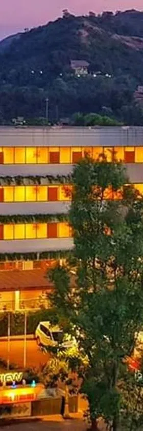 Hotel Lake View，位于萨普塔拉的酒店