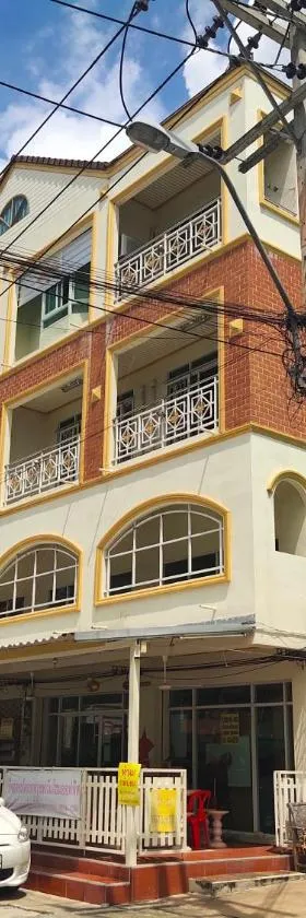 โฮมสเตย์ เมืองไทยฟิตเนส อารีนา，位于Ban Bo Nam的酒店