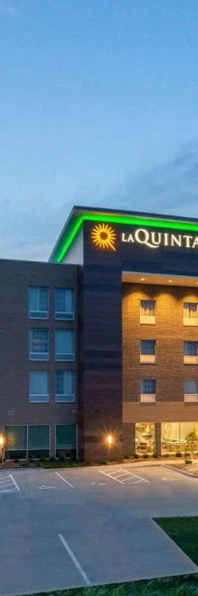 La Quinta by Wyndham Altoona Des Moines，位于阿尔图纳的酒店