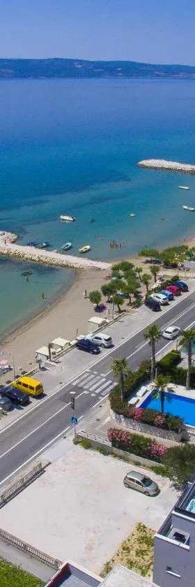 Apartments & luxury penthouse Duće Omiš，位于杜埃的酒店