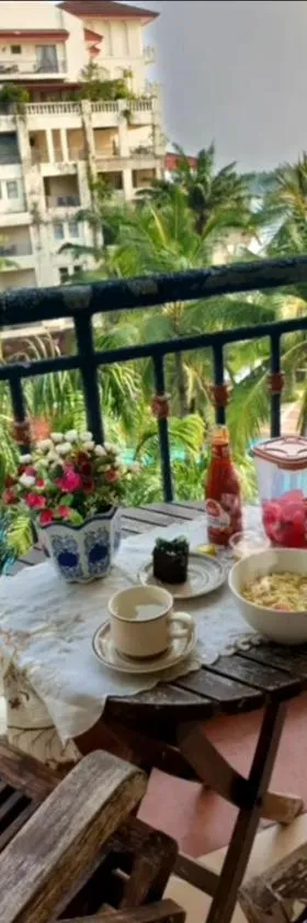 Apartemen Marbella anyer tower sadewa lt 5 view kolam renang & laut，位于安耶尔的酒店
