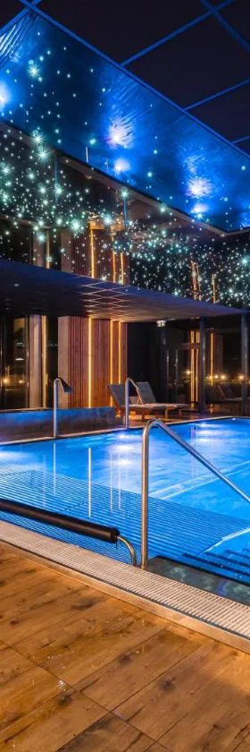 Caryńska Resort & SPA，位于卢托维斯卡的酒店