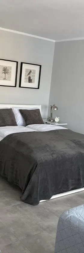 APARTAMENT OŚ. ZŁOTE 4B，位于杰尔若纽夫的酒店