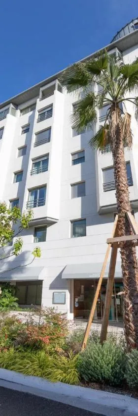Goldstar Apartments & Suites，位于尼斯的酒店