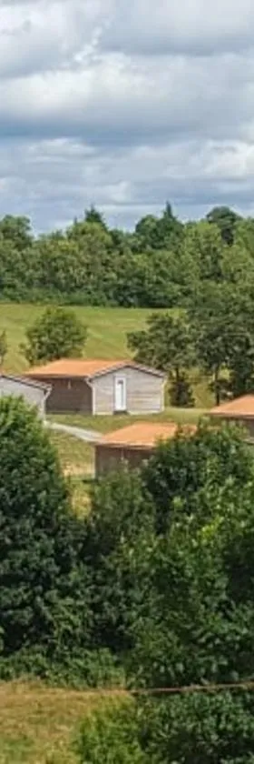 LES CHALETS D HERMINE，位于蒙特勒东拉贝索涅的酒店