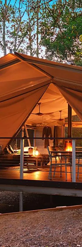 Starry Nights Luxury Camping，位于Woombye的酒店