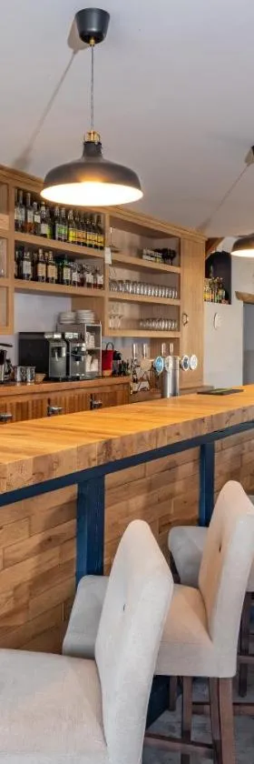 L'Auberge du Croissant，位于罗什科尔邦的酒店