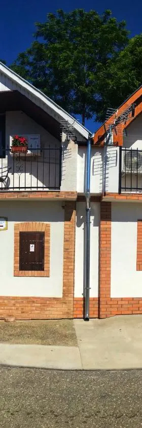 Berger Pince és vendégház，位于Császártöltés的酒店